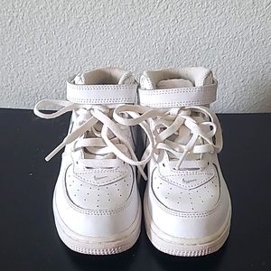 Toddler boy's high top Nike Air Force 1